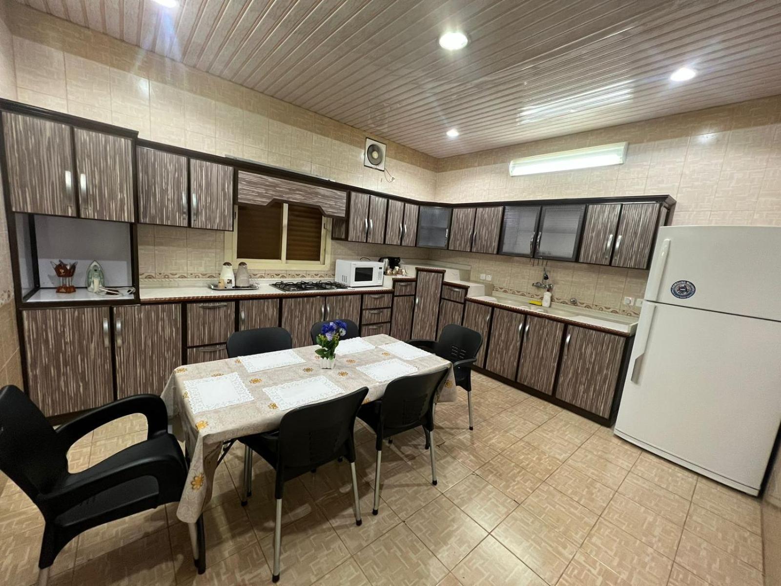 Spacious 4-room With View *