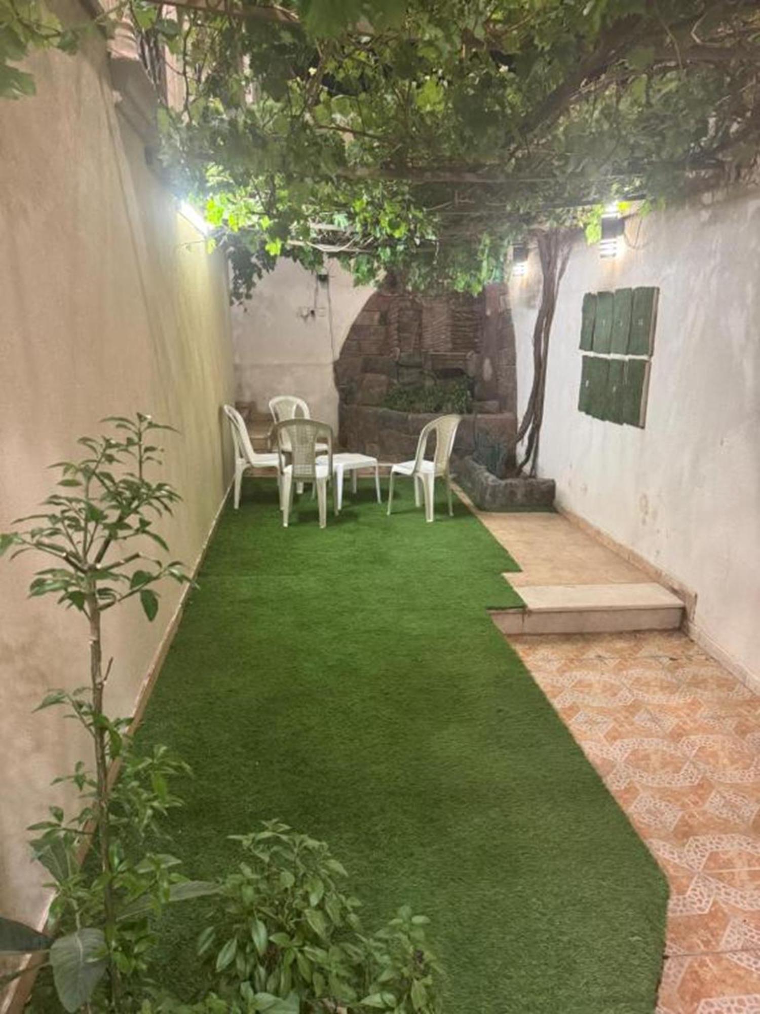 Appartement شقةكبيره 4 غرف منها 3 غرف نوم اطلاه مجلس صالة 4-room Apartment, Including 3 Bedrooms, A Living Room, A Sitting Room, And A View Ta'if